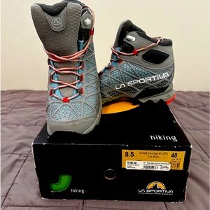 LA SPORTIVA Core High W’s GTX Ice Blue/Coral hiking shoe - women. Size 8.5